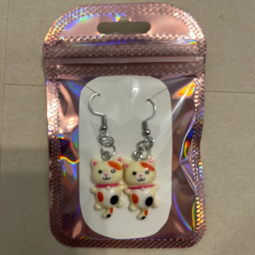 Cute Calico Cat Dangle Earrings - Cream and Orange